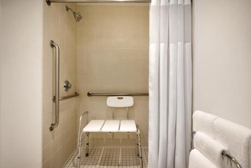 Imagen de la habitación del Hotel Country Inn and Suites By Radisson, Des Moines West, Ia. Foto 14