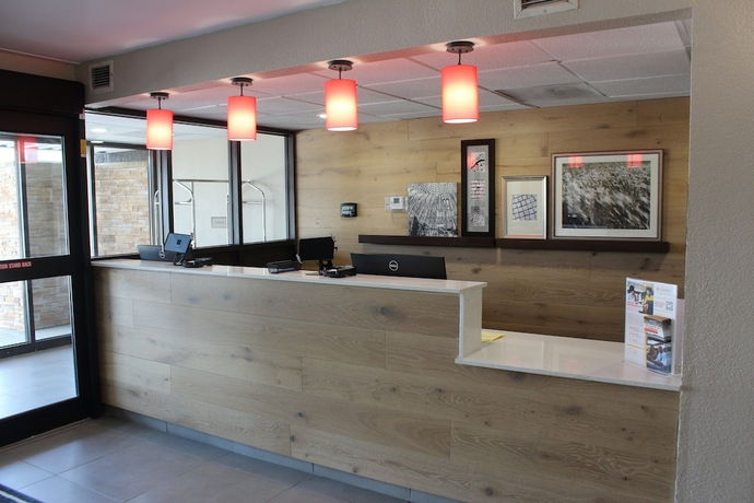 Imagen de los interiores del Hotel Country Inn and Suites By Radisson, Dunbar - Charleston. Foto 12