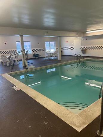 Imagen de la piscina del Hotel Country Inn and Suites By Radisson, Elgin, Il. Foto 14