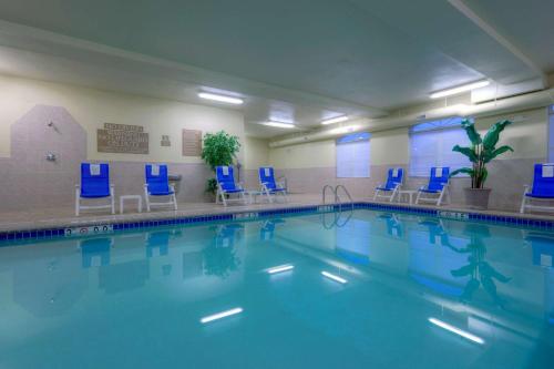 Imagen general del Hotel Country Inn and Suites By Radisson, Emporia, Va. Foto 9