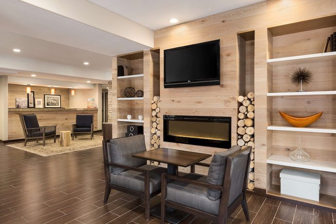 Imagen de los interiores del Hotel Country Inn and Suites By Radisson, Flagstaff, Az. Foto 17