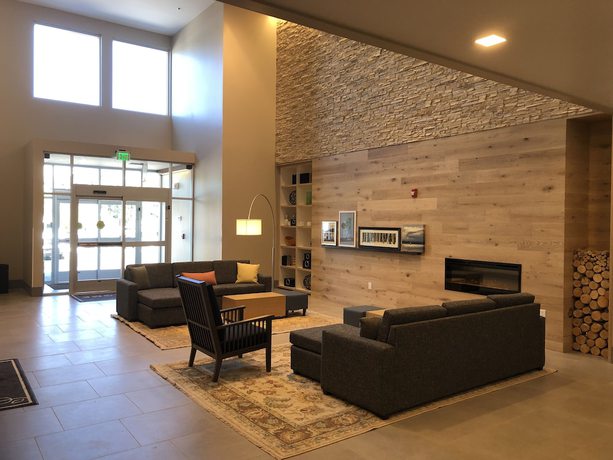 Imagen de los interiores del Hotel Country Inn and Suites By Radisson, Flagstaff Downtown, Az. Foto 16