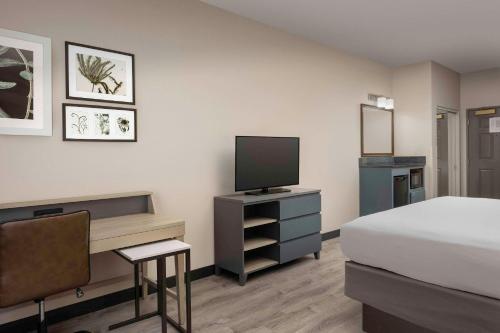 Imagen de la habitación del Hotel Country Inn and Suites By Radisson, Gainesville, Fl. Foto 17