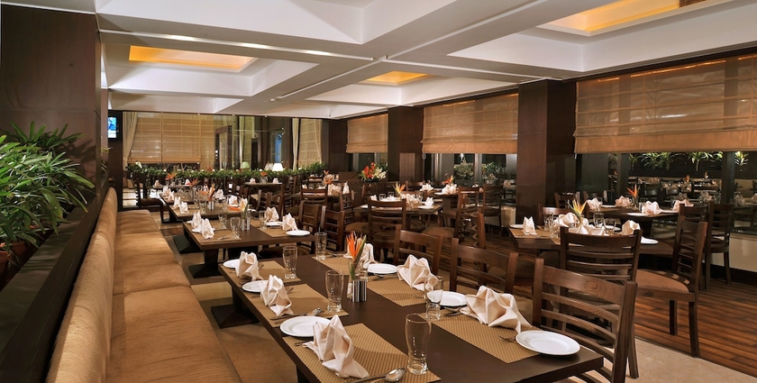 Imagen del bar/restaurante del Hotel Country Inn and Suites By Radisson, Gurugram Sector 12. Foto 2