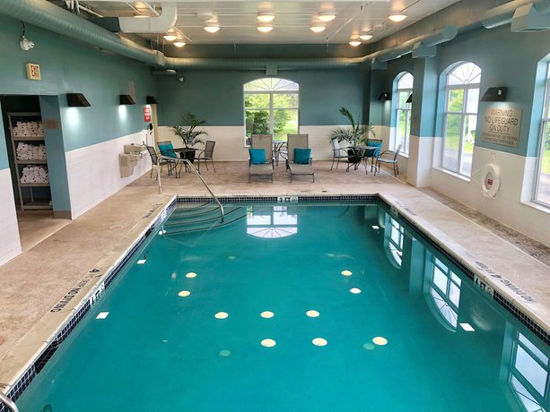 Imagen de la piscina del Hotel Country Inn and Suites By Radisson, Harrisburg West Mechanicsburg. Foto 20