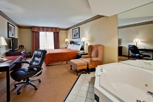 Imagen de la habitación del Hotel Country Inn and Suites By Radisson, Hot Springs, Ar. Foto 12