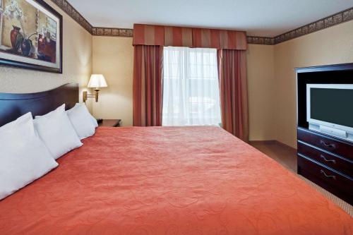Imagen de la habitación del Hotel Country Inn and Suites By Radisson, Hot Springs, Ar. Foto 19