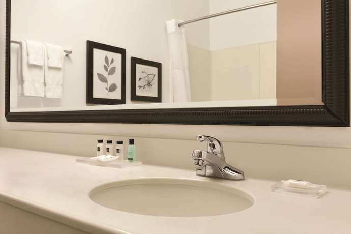 Imagen de la habitación del Hotel Country Inn and Suites By Radisson, Indianapolis Airport South, In. Foto 12