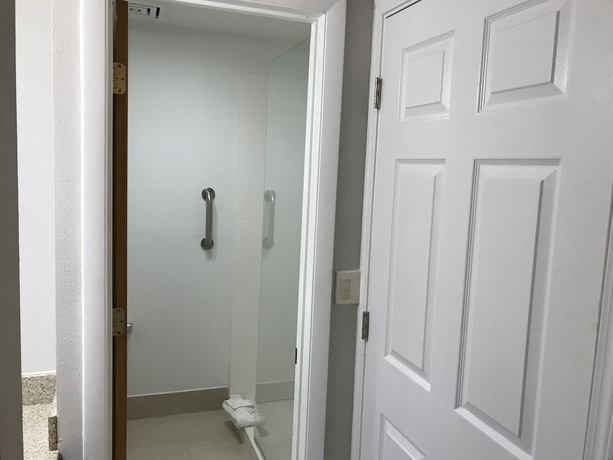 Imagen de la habitación del Hotel Country Inn and Suites By Radisson Indianapolis East. Foto 16