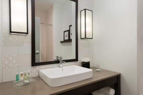 Imagen de la habitación del Hotel Country Inn and Suites By Radisson, Katy (houston West), Tx. Foto 16