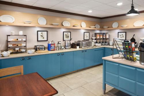 Imagen del bar/restaurante del Hotel Country Inn and Suites By Radisson, Lexington, Ky. Foto 11