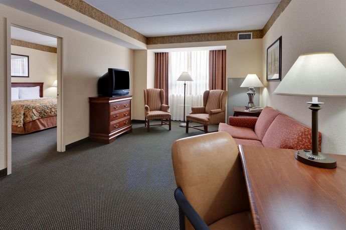 Imagen de la piscina del Hotel Country Inn and Suites By Radisson, London South, On. Foto 11