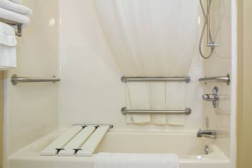 Imagen de la habitación del Hotel Country Inn and Suites By Radisson, Marion, Oh. Foto 12