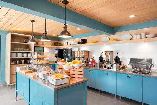 Imagen del bar/restaurante del Hotel Country Inn and Suites By Radisson, Minneapolis West, Mn. Foto 11