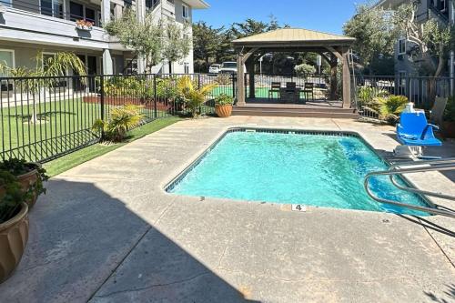 Imagen de la piscina del Hotel Country Inn and Suites By Radisson, Monterey Beachfront-marina, Ca. Foto 20