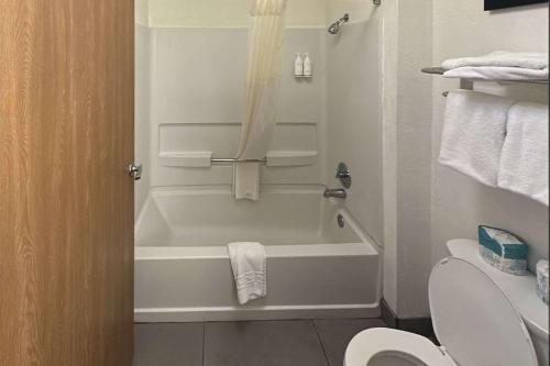 Imagen general del Hotel Country Inn and Suites By Radisson, Monterey Beachfront-marina, Ca. Foto 5