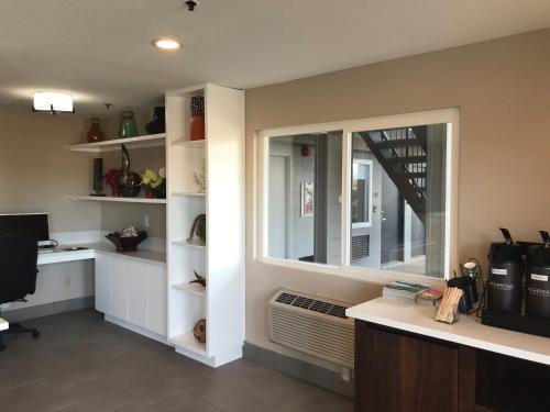 Imagen general del Hotel Country Inn and Suites By Radisson, Monterey Beachfront-marina, Ca. Foto 9