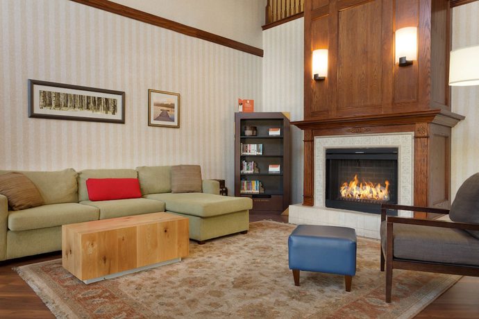 Imagen de los interiores del Hotel Country Inn and Suites By Radisson, Norman, Ok. Foto 13