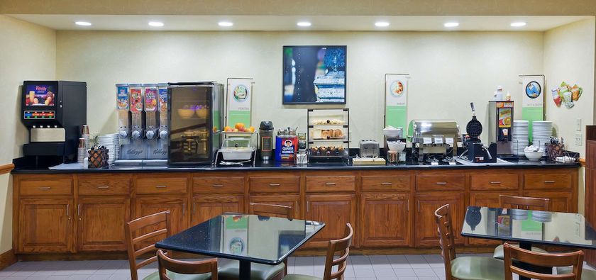 Imagen del bar/restaurante del Hotel Country Inn and Suites By Radisson, Oklahoma City At Northwest Expressway, Ok. Foto 4