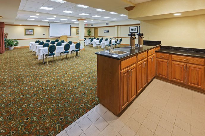 Imagen de los interiores del Hotel Country Inn and Suites By Radisson, Oklahoma City At Northwest Expressway, Ok. Foto 26