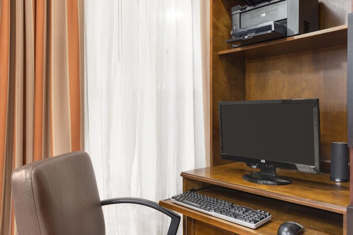 Imagen de la habitación del Hotel Country Inn and Suites By Radisson, Oklahoma City At Northwest Expressway, Ok. Foto 17