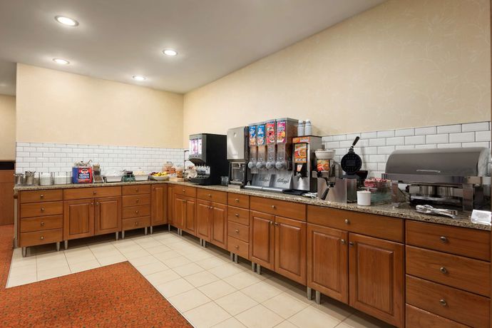 Imagen del bar/restaurante del Hotel Country Inn and Suites By Radisson, Owatonna, Mn. Foto 4
