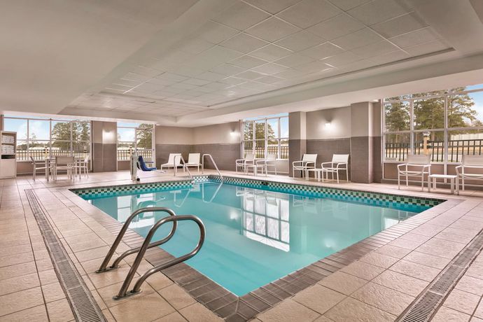 Imagen de la piscina del Hotel Country Inn and Suites By Radisson, Petersburg, Va. Foto 20