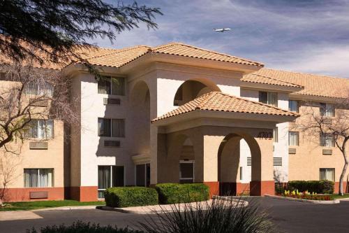 Imagen general del Hotel Country Inn and Suites By Radisson, Phoenix Airport, Az. Foto 1