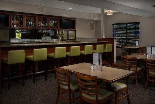 Imagen de la habitación del Hotel Country Inn and Suites By Radisson, Portland International Airport, Or. Foto 12
