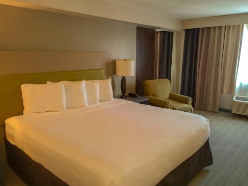 Imagen de la habitación del Hotel Country Inn and Suites By Radisson, Portland International Airport, Or. Foto 17