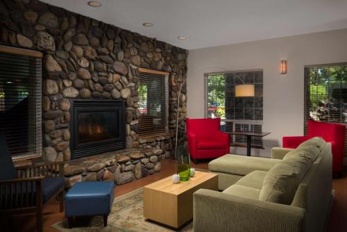 Imagen de los interiores del Hotel Country Inn and Suites By Radisson, Portland International Airport, Or. Foto 19