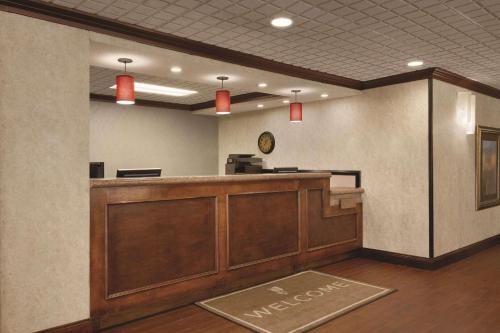 Imagen de los interiores del Hotel Country Inn and Suites By Radisson, Portland, Tx. Foto 13