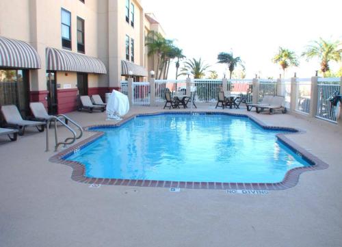Imagen de la piscina del Hotel Country Inn and Suites By Radisson, Portland, Tx. Foto 14