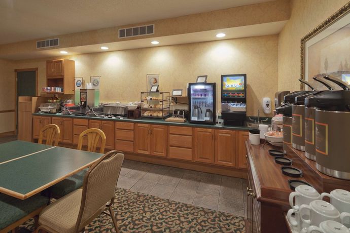 Imagen del bar/restaurante del Hotel Country Inn and Suites By Radisson, Prairie Du Chien, Wi. Foto 4