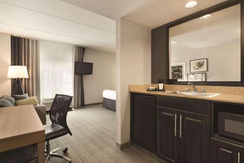 Imagen de la habitación del Hotel Country Inn and Suites By Radisson, Raleigh-durham Airport, Nc. Foto 17