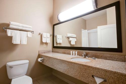 Imagen de la habitación del Hotel Country Inn and Suites By Radisson, Red Wing, Mn. Foto 16
