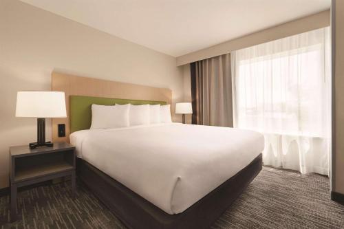 Imagen de la habitación del Hotel Country Inn and Suites By Radisson, Savannah Midtown, Ga. Foto 18