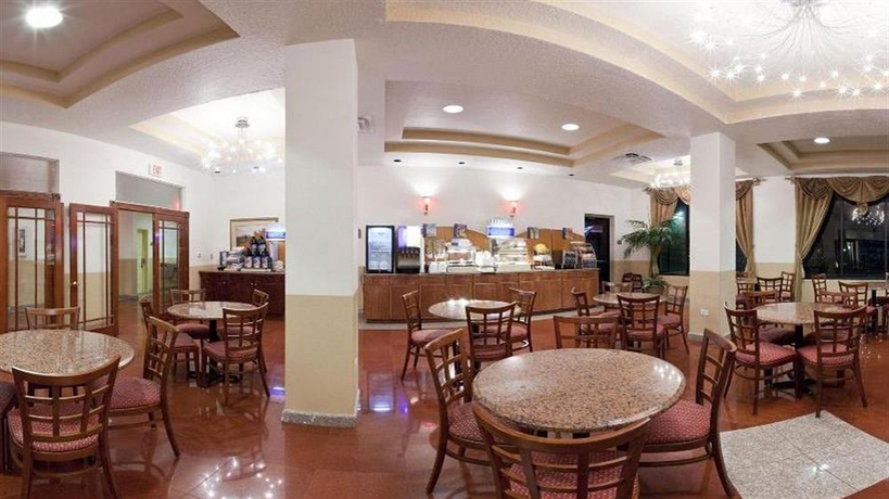 Imagen del bar/restaurante del Hotel Country Inn and Suites By Radisson, Tampa Rj Stadium. Foto 3