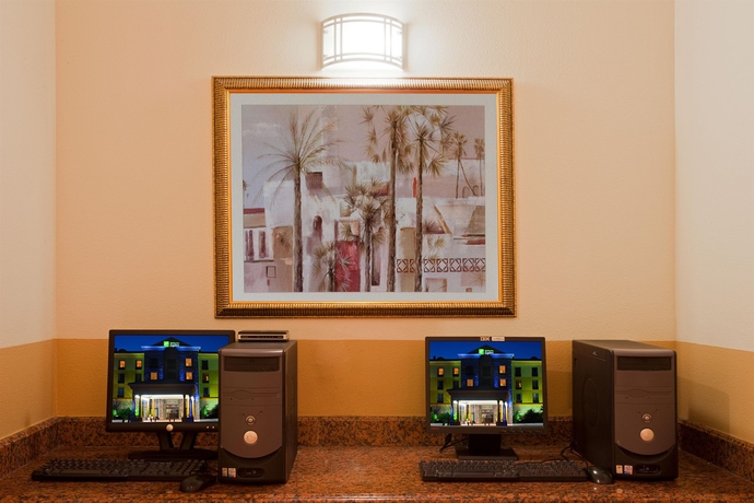 Imagen de los interiores del Hotel Country Inn and Suites By Radisson, Tampa Rj Stadium. Foto 13