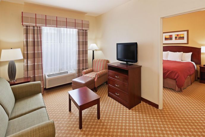 Imagen de la habitación del Hotel Country Inn and Suites By Radisson, Tulsa, Ok. Foto 3