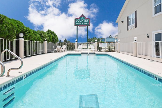 Imagen de la piscina del Hotel Country Inn and Suites By Radisson, Tulsa, Ok. Foto 11