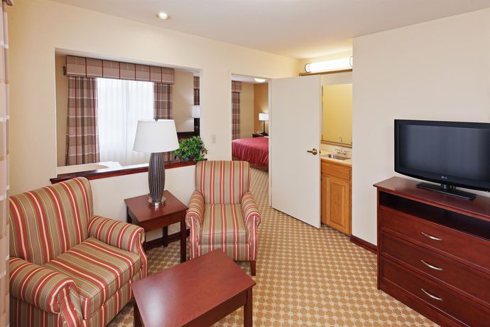 Imagen de los interiores del Hotel Country Inn and Suites By Radisson, Tulsa, Ok. Foto 10