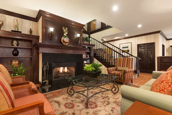 Imagen de los interiores del Hotel Country Inn and Suites by Radisson, Asheville at Asheville Outlet Mall, NC. Foto 14