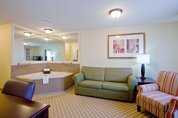 Imagen de la habitación del Hotel Country Inn and Suites by Radisson, Asheville at Asheville Outlet Mall, NC. Foto 6
