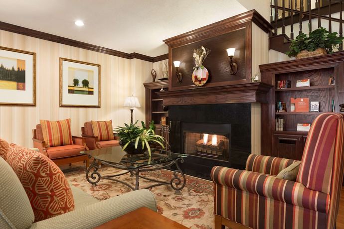 Imagen de los interiores del Hotel Country Inn and Suites by Radisson, Asheville at Asheville Outlet Mall, NC. Foto 16