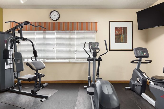 Imagen de los interiores del Hotel Country Inn and Suites by Radisson, Asheville at Asheville Outlet Mall, NC. Foto 18