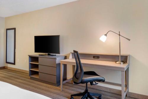 Imagen de la habitación del Hotel Country Inn and Suites by Radisson, Atlanta Galleria Ballpark. Foto 20