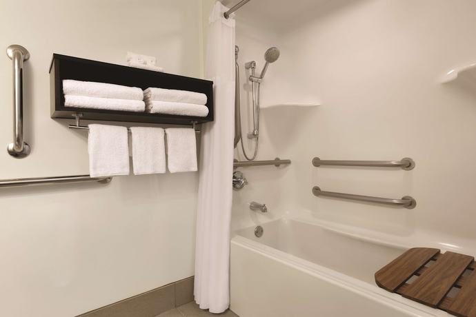 Imagen de la habitación del Hotel Country Inn and Suites by Radisson, Brooklyn Center, MN. Foto 5