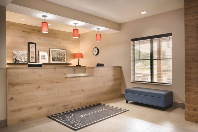 Imagen de los interiores del Hotel Country Inn and Suites by Radisson, Brooklyn Center, MN. Foto 17