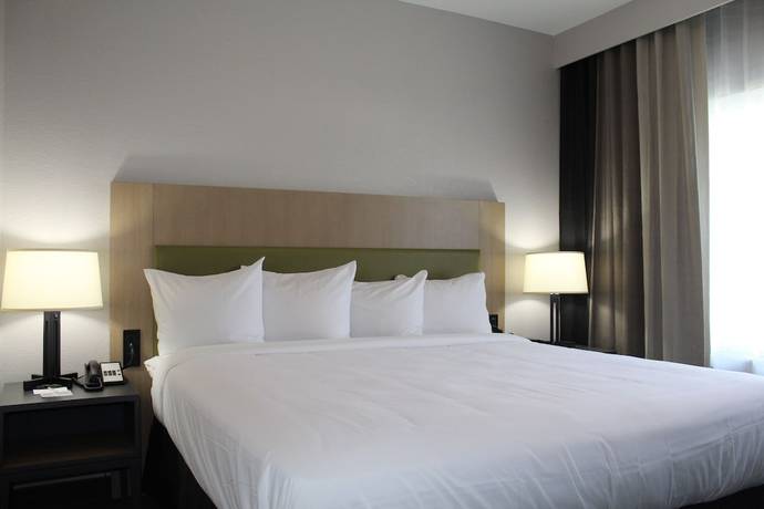 Imagen de la habitación del Hotel Country Inn and Suites by Radisson, Brooklyn Center, MN. Foto 14